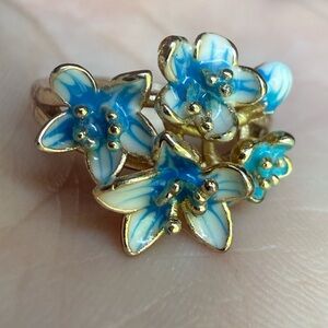 Gold Tone Blue Floral Ring